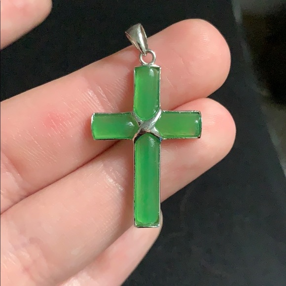 Cross Pendant - Picture 2 of 3